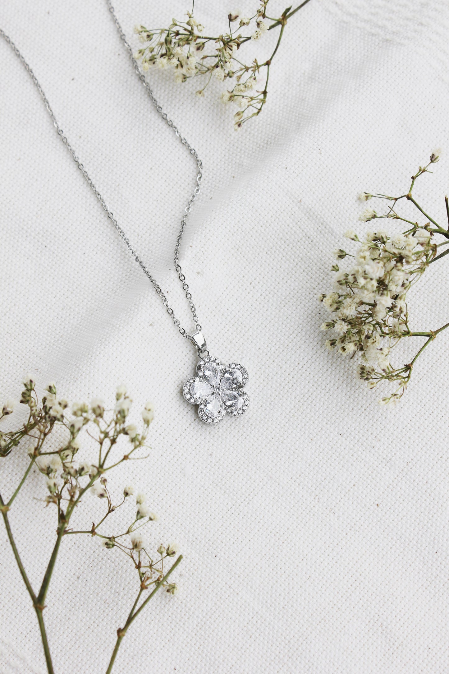 Dainty Floral Necklace